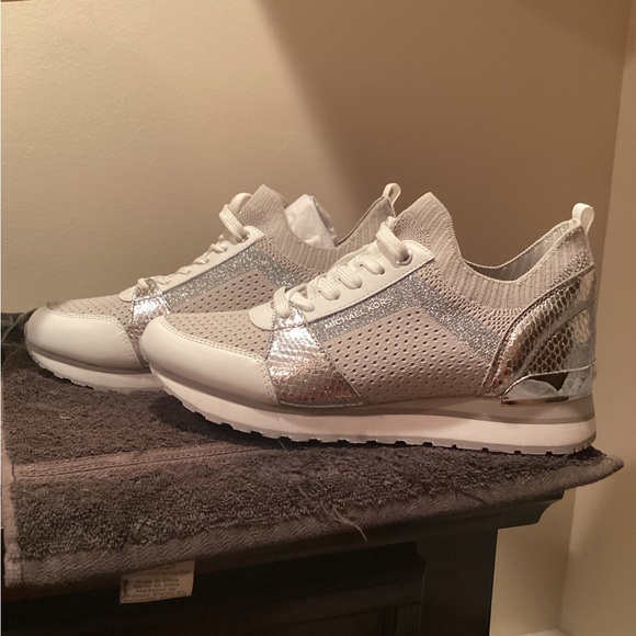 Michael Kors sneakers - Picture 1 of 2